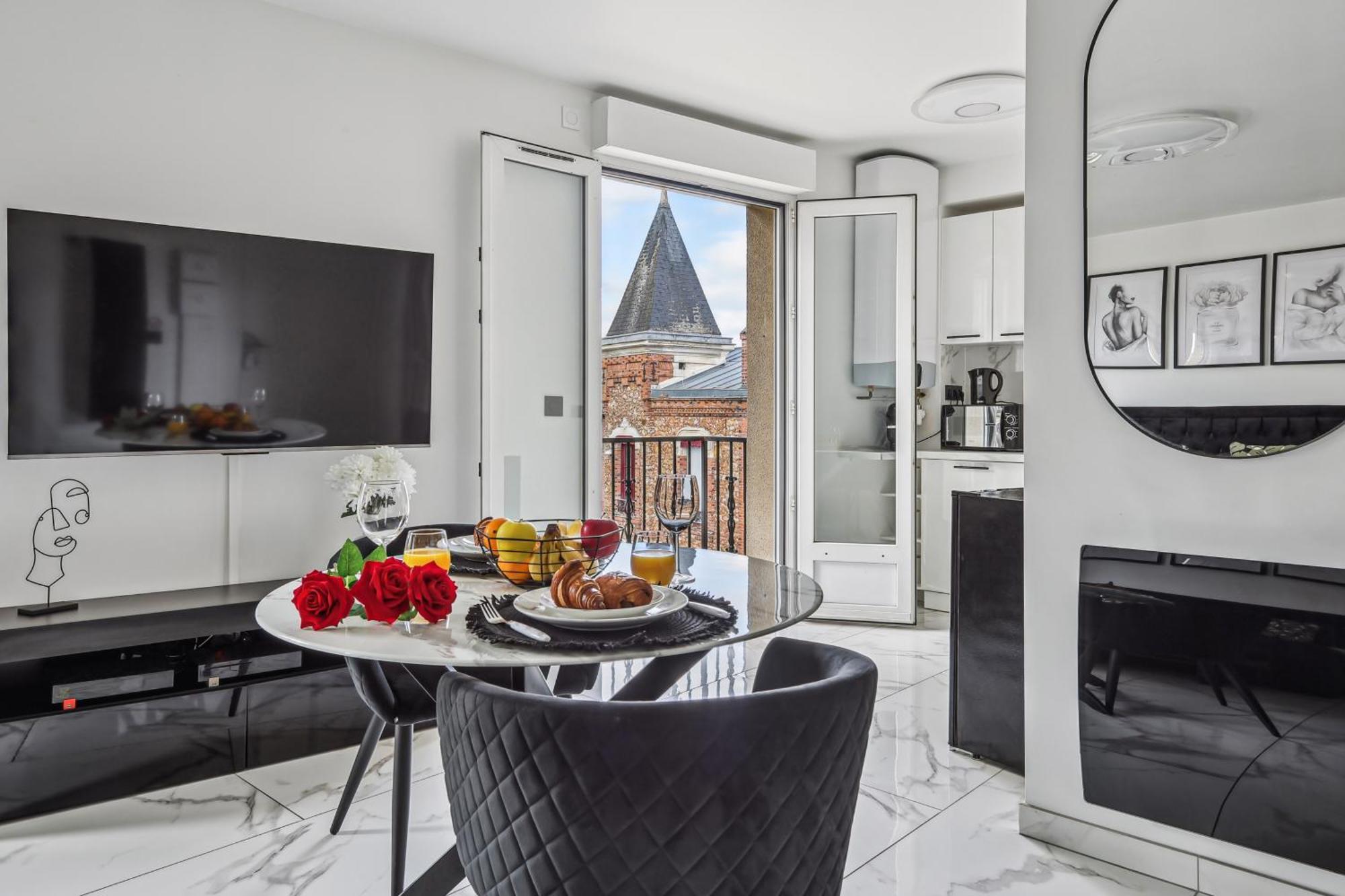 Studio Avec Jacuzzi & Vue Sur Le Parc Soubiran Dammarie-les-Lys Exterior photo